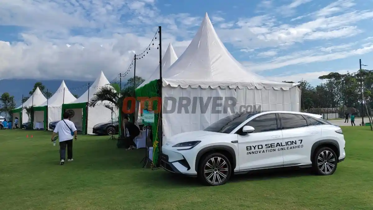 Foto - BYD M6 Laku 1.184 unit Dalam Sebulan, Ultahnya Digelar Besar-Besaran!