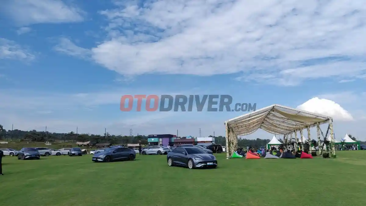 Foto - BYD M6 Laku 1.184 unit Dalam Sebulan, Ultahnya Digelar Besar-Besaran!