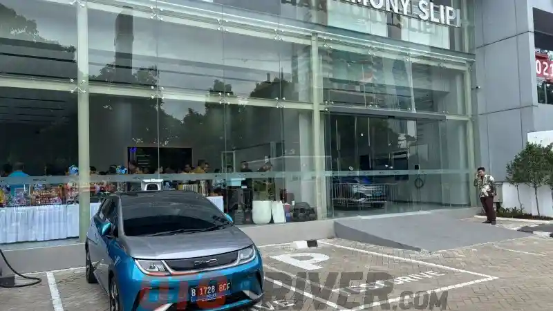 Berita - BYD Resmikan Dealer Slipi, Ada Layanan Express