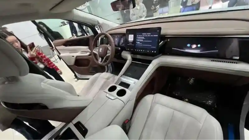 Foto - BYD Siapkan Denza D9 Versi Murah, Ini Spesifikasinya