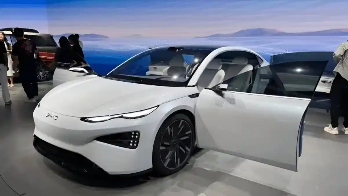 Foto - SPY SHOT: BYD Seal 08 Diprediksi Sebuah Hybrid Berperforma Tinggi