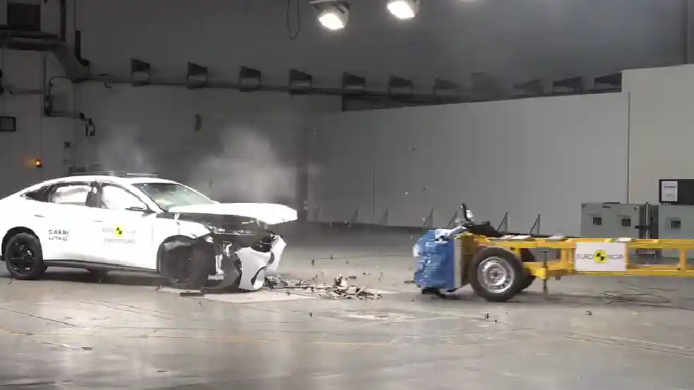 Crash Test - VIDEO: Crash Test BYD Seal 6 (Euro NCAP)