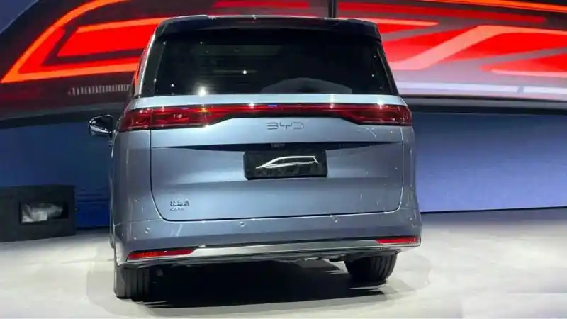 Foto - BYD Xia Resmi Meluncur, MPV Yang Lebih Kompak Dibanding Denza D9