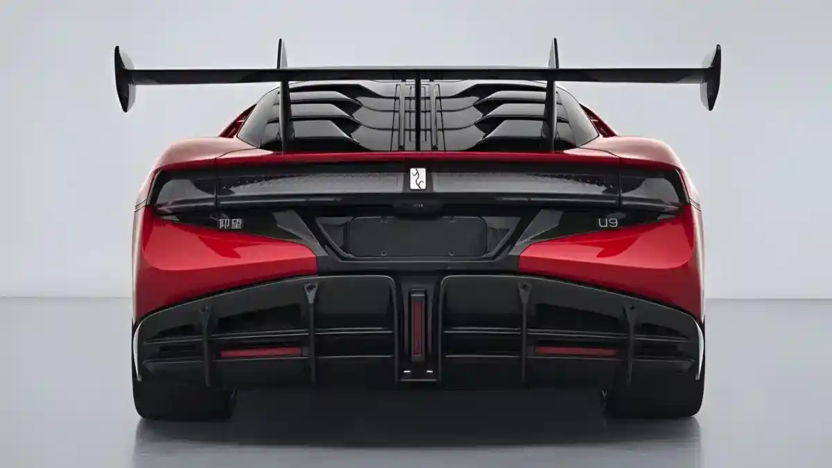 Foto - Mobil Viral Di GIIAS Yang Bisa Melompat, Kini Tersedia Versi Lebih Bertenaga