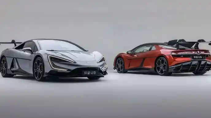 Foto - BYD Rilis Video Yangwang U9 Bisa Melompati Paku