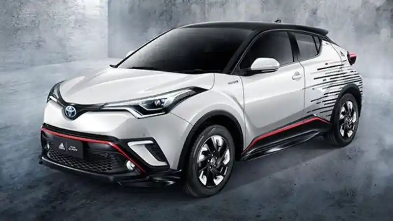 Foto - Toyota C-HR Jadi Sporty Dengan Merek Adidas 