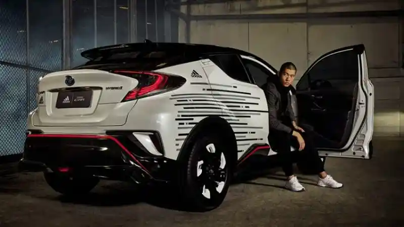 Foto - Toyota C-HR Jadi Sporty Dengan Merek Adidas 