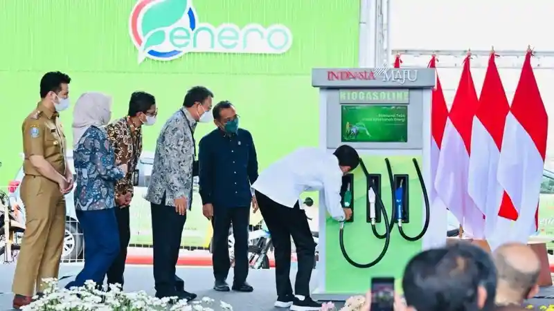 Foto - Campuran Etanol 5% ke Pertalite, Jadi Setara Kualitas Pertamax