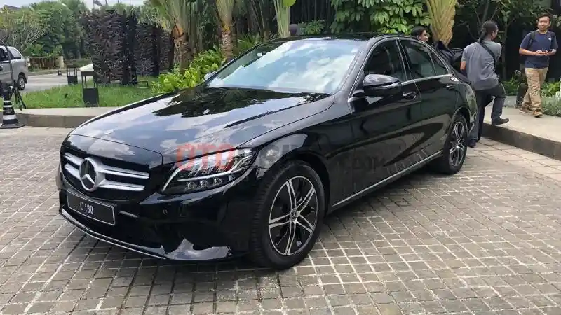 Berita - Cara Mercedes-Benz Indonesia Hadapi 'Harga Sedan Turun'