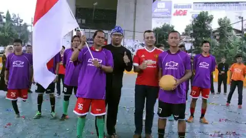 Berita - Dukung Sepak Bola dan Bantu Penderita AIDS, Chevrolet Renovasi Lapangan di Bandung
