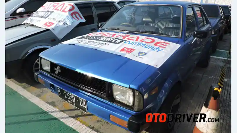 Foto - Charade Classy Winner Community Tak Ragu Mudik Pakai Mobil 90'an