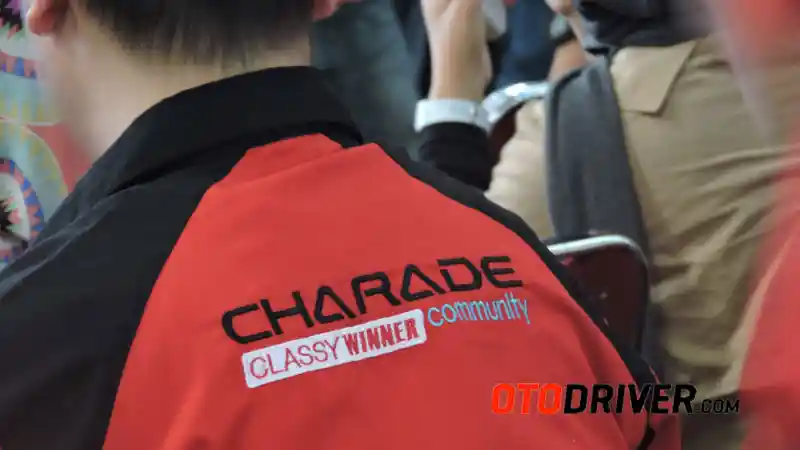 Foto - Charade Classy Winner Community Tak Ragu Mudik Pakai Mobil 90'an