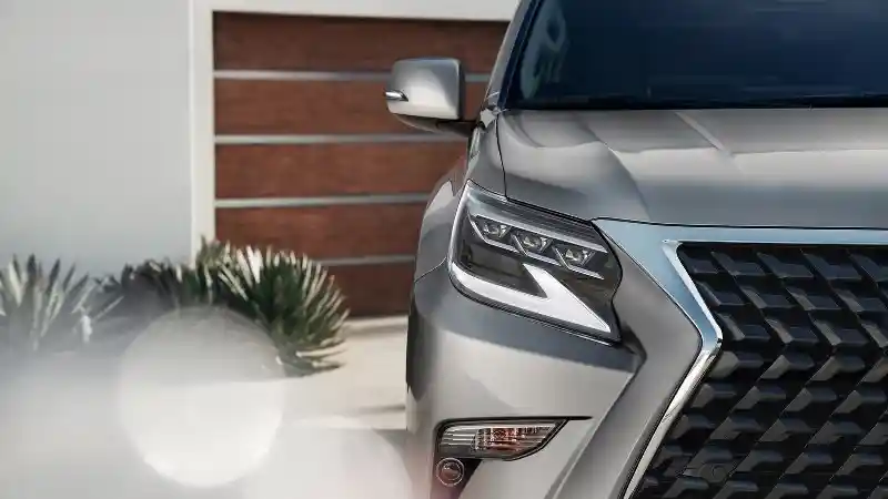 Foto - Lexus GX Facelift 2020 Tampil dengan Grill Super Besar