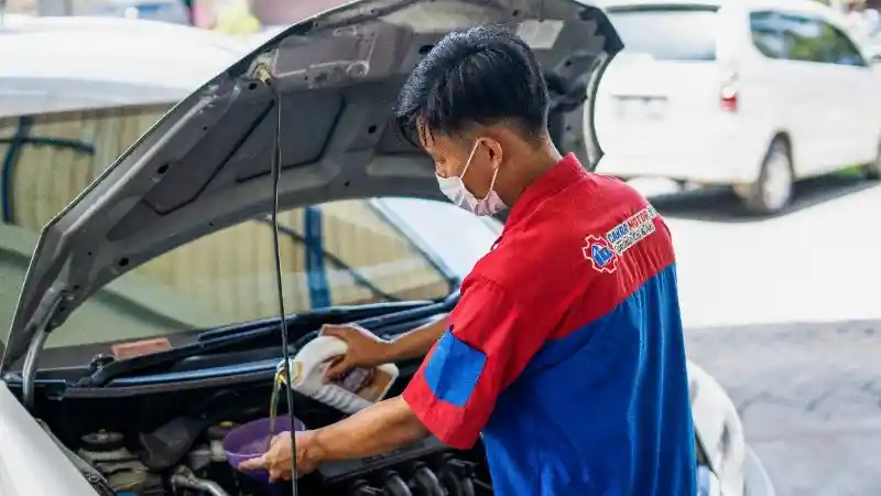 Foto - Cakra Motor 11, Sharing Tips Cara Membedakan Oli Asli Dengan Yang Palsu
