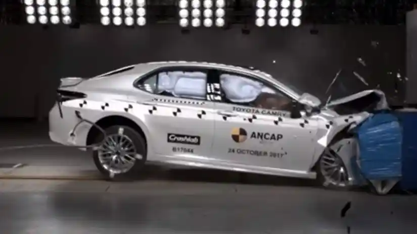 Foto - VIDEO: Crash Test Toyota Camry 2017 (NCAP)