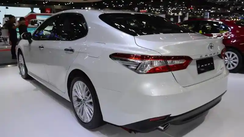 Foto - Toyota Camry Generasi Terbaru Meluncur Besok?