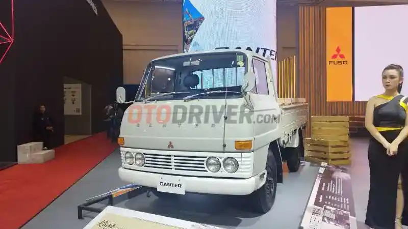 Foto - Mitsubishi Fuso Canter Rayakan Ulang Tahun ke 60 Dengan Produksi 60 unit Special Edition