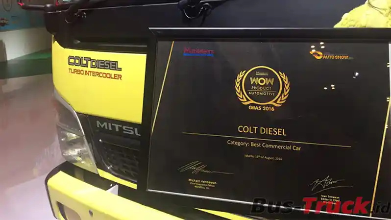 Truk - Mitsubishi : Colt Diesel Dapat Penghargaan Best Commercial Car