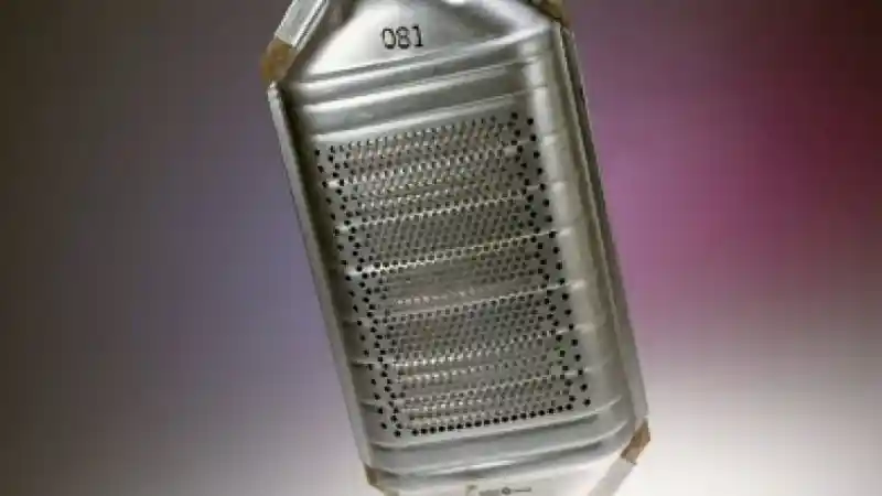 Foto - Kandungan Logam Lebih Mahal Dari Emas Yang Diincar Dari Sebuah Catalityc Converter Bekas?