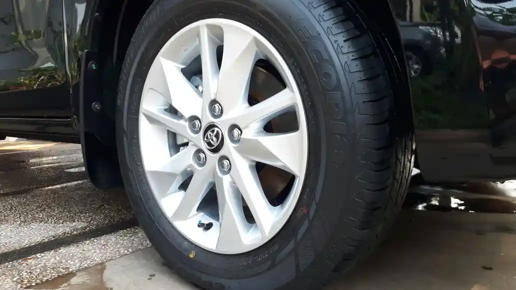 Foto - 4 Langkah Mengecek Ban Mobil, Sebelum Dipakai Mudik Lebaran