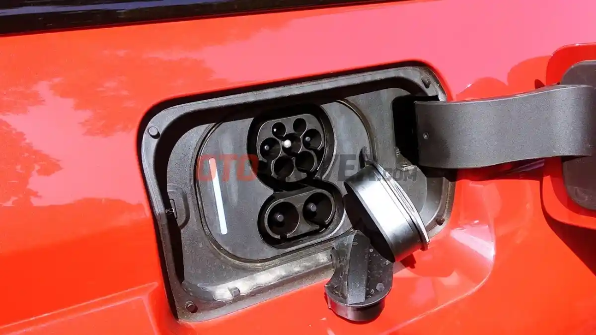 Foto - Ini Dia Karakter Pembeli Mobil EV, ICE, Dan Hybrid?