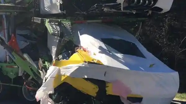 Foto - Waduh, Chevrolet Corvette Ini Ringsek Saat Diangkut Menuju Dealer