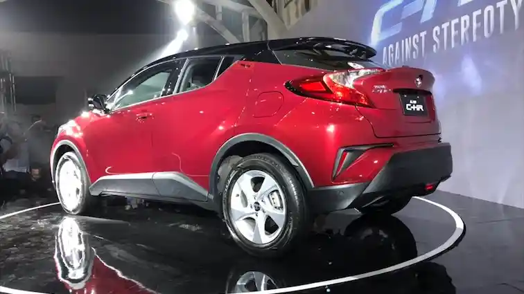Foto - Toyota C-HR Non-Hybrid Diskon RP 10 Juta