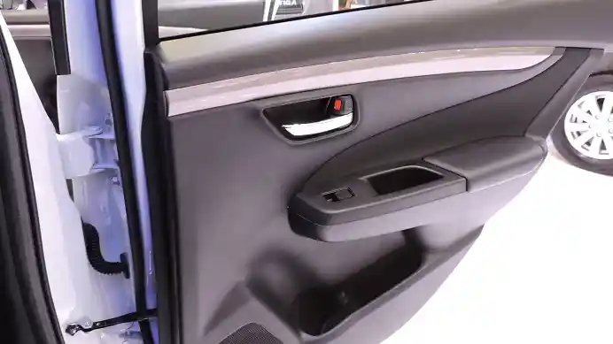 Foto - GIIAS 2015 : Suzuki Ciaz Ramaikan Pasar Sedan Indonesia