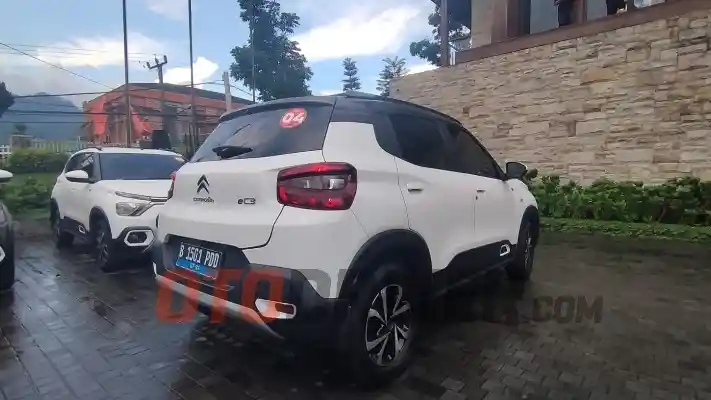Foto - Test Drive Citroen E-C3: Acung Jempol Untuk Kenyamanannya