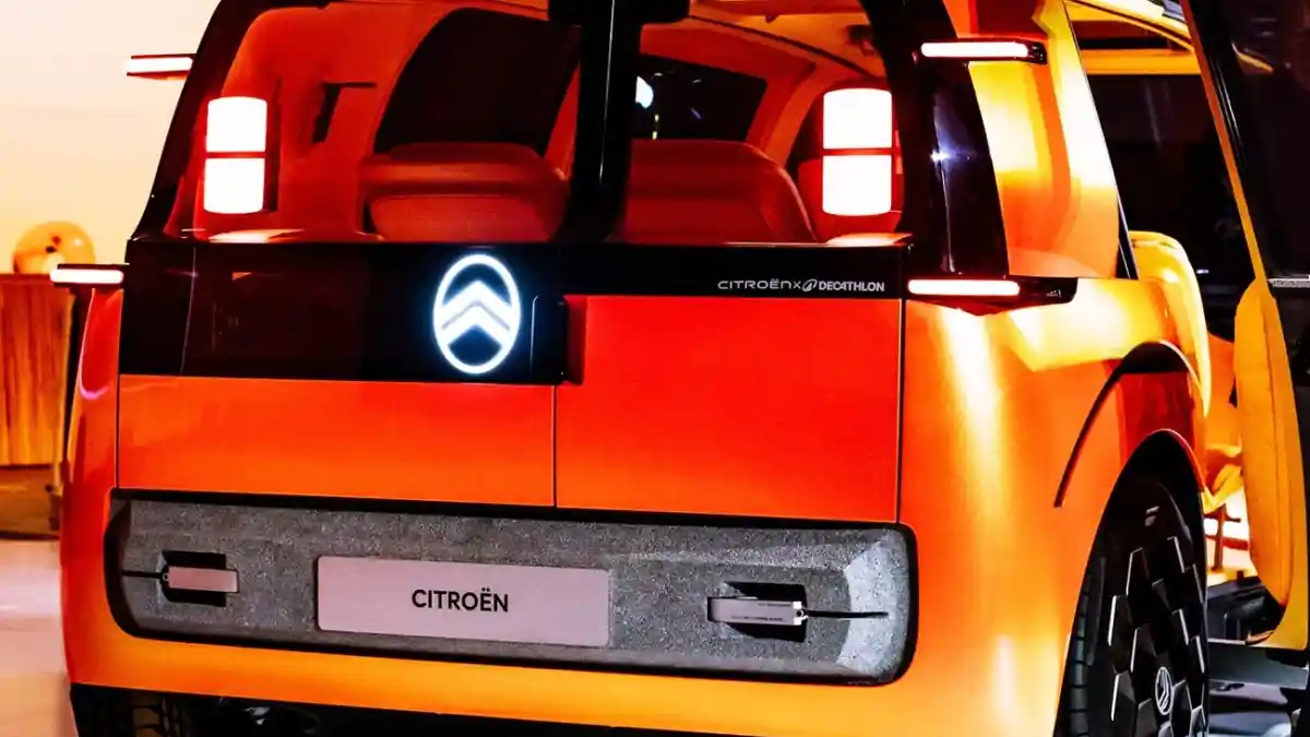 Foto - Citroen Bikin Konsep MPV Modular, Namanya ELO