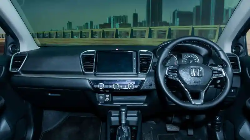 Foto - Perbedaan Spesifikasi Antara Honda City Sedan Dan Hatchback