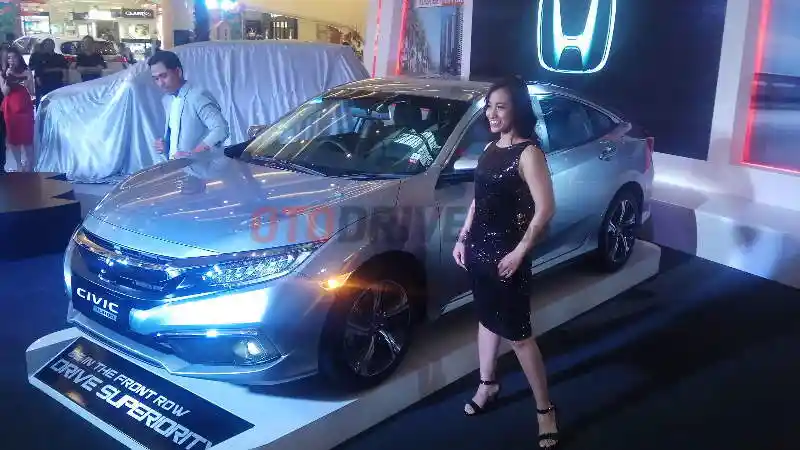 Berita - Honda Civic Turbo Sedan Facelift Mulai Dijual Seharga RP 500 Jutaan