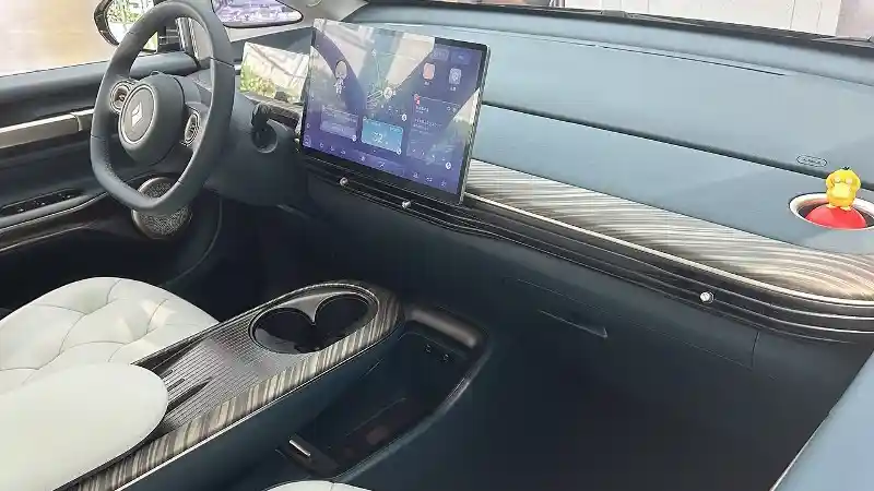 Foto - Terdaftar di Indonesia, Ini Gambaran Sosok Wuling Cloud EV 