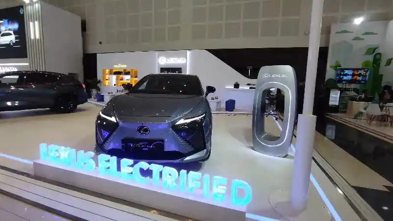 Berita - Bukan Solusi Masalah Polusi, Emisi Mobil Listrik Lebih Tinggi dari Mobil Bensin