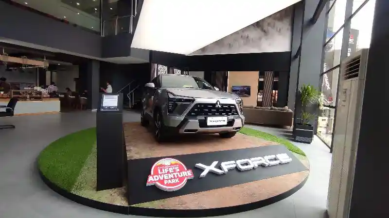Foto - Diler Mitsubishi Ini Satu-satunya di Indonesia yang Pajang XForce