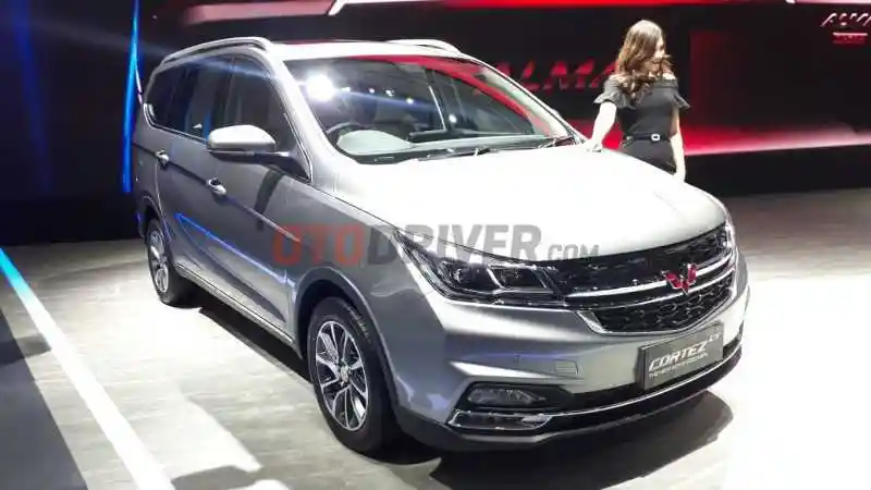 Foto - Kijang Innova Laku 3 Ribuan Unit, Apa Kabar Isuzu Panther?