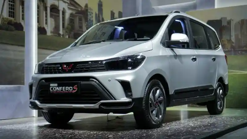 Berita - Wuling Confero Bakal Jadi Raja LMPV RWD