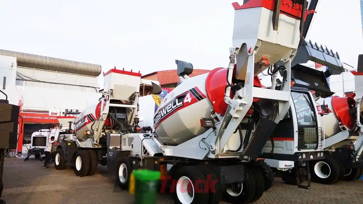 Foto - Pesta Kendaraan Komersial Dihelat Di Jakarta