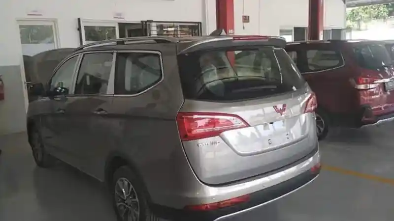 Foto - Wuling Cortez Turbo Diperkenalkan Minggu Depan?