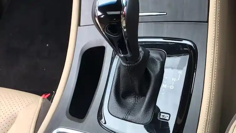 Foto - Wuling Cortez Dipastikan Punya 2 Tipe Dengan 2 Pilihan Transmisi