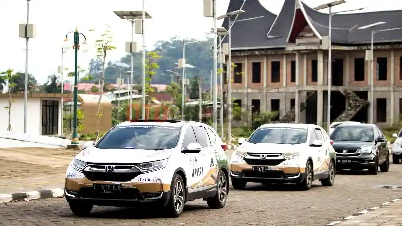 Berita - Rombongan CR-V Honda CR-V Turbo Masuk Padang Setelah Menjelajah 1.400 KM