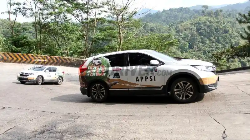 Foto - Ekspedisi Honda CR-V Turbo Keliling Indonesia Sampai di Papua