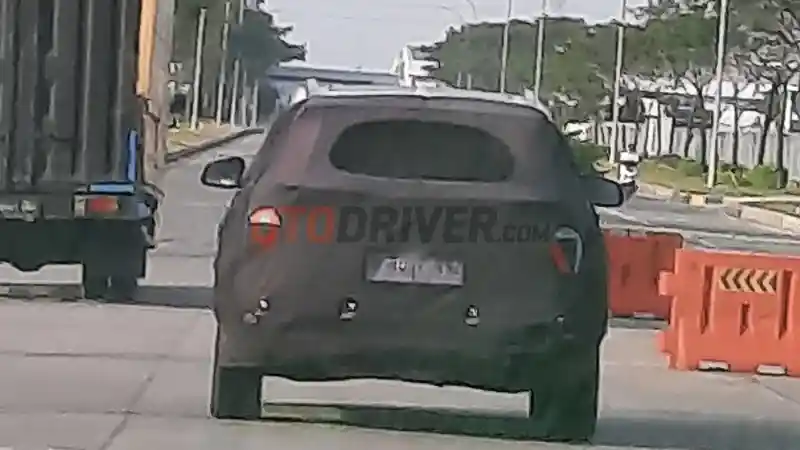Foto - Penampakan Sosok Mobil Misterius di Cikarang