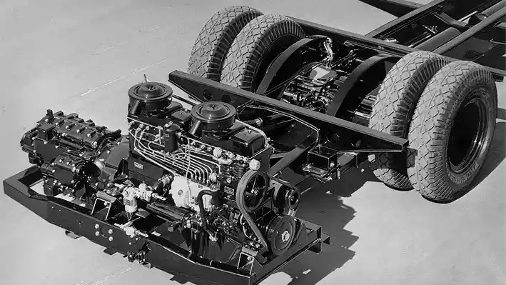 Foto - Mercedes-Benz O 6600 H, Bus Mesin Belakang Pertama Di Dunia