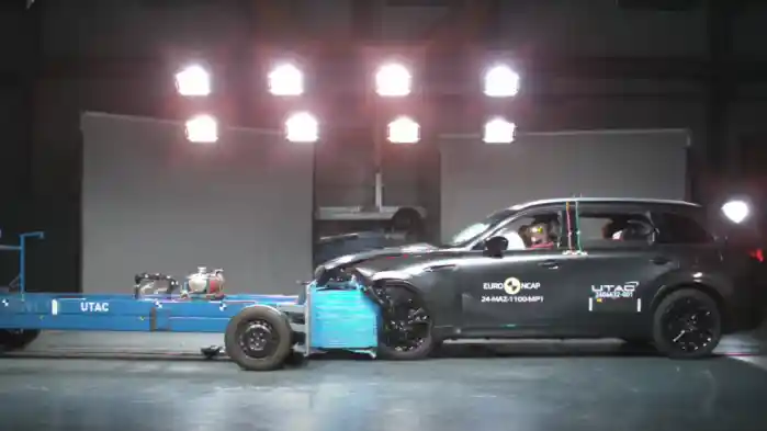 Crash Test - VIDEO: Crash Test Mazda CX-80 (Euro NCAP)