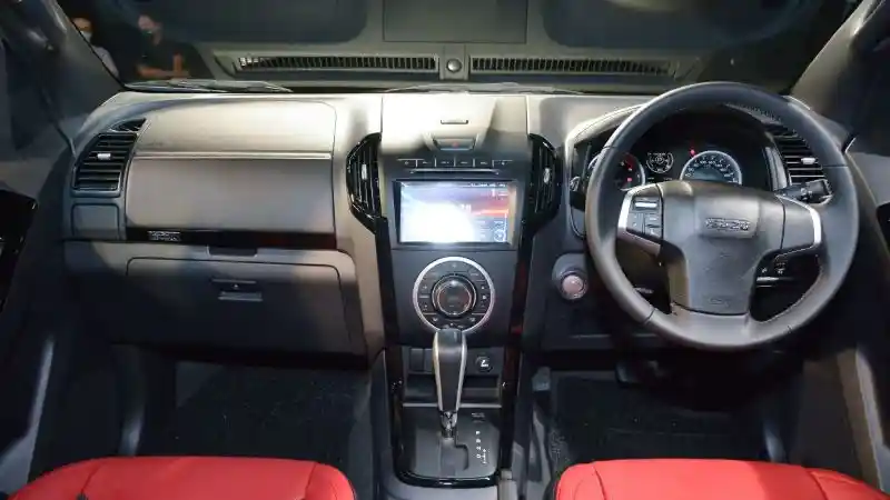 Foto - Isuzu D-Max Stealth Dijual Terbatas, Untuk yang Ingin Tetap Tampil Gaya