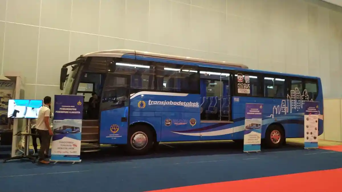 Berita - Perum PPD Kampanyekan Layanan Transjabodetabek Premium di Busworld SEA 2019