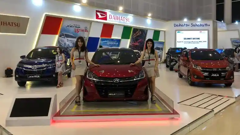 Foto - GIIAS Surabaya 2019: Ayla Turbo Bikin Heboh