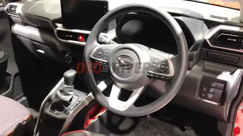 Foto - TMS 2019: Melihat Lebih Detail Daihatsu SUV Tanpa Nama, Calon Kuat Adik Terios (10 FOTO)