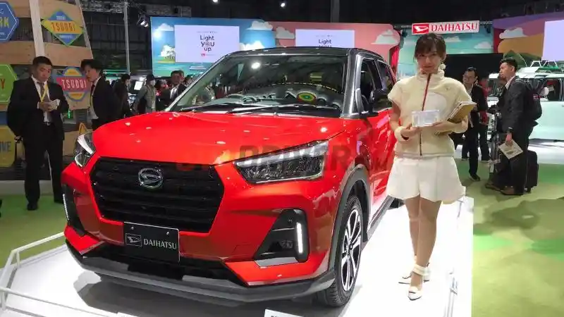 Foto - Komparasi Daihatsu Rocky VS Suzuki Ignis